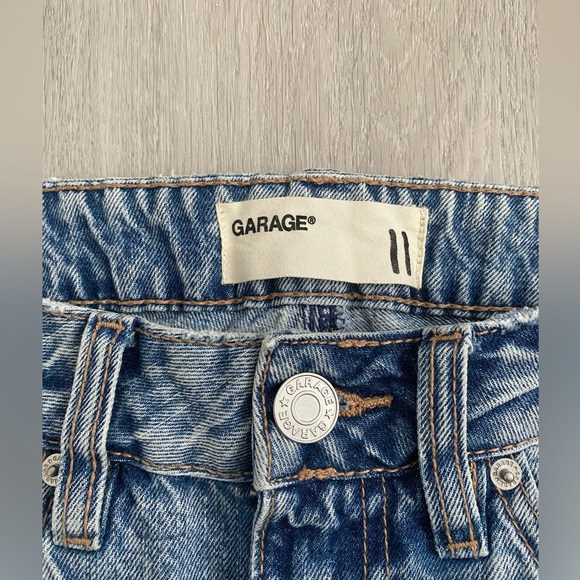 Garage Denim Mom Jeans - Picture 3 of 4